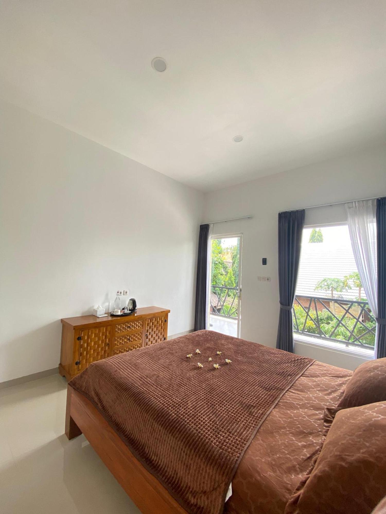 Zavana Rooms & Restaurant Tanjungkarang Экстерьер фото