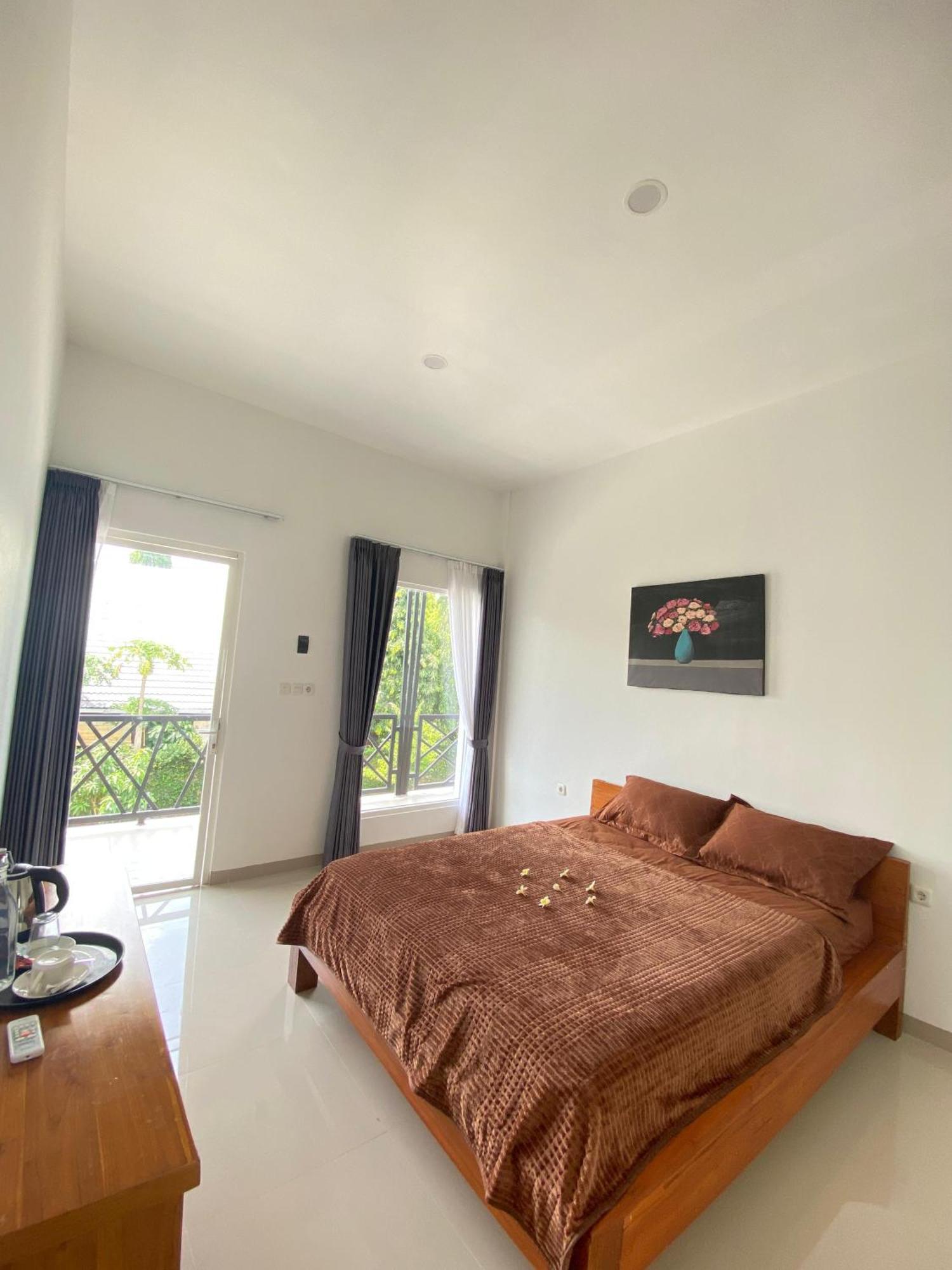 Zavana Rooms & Restaurant Tanjungkarang Экстерьер фото