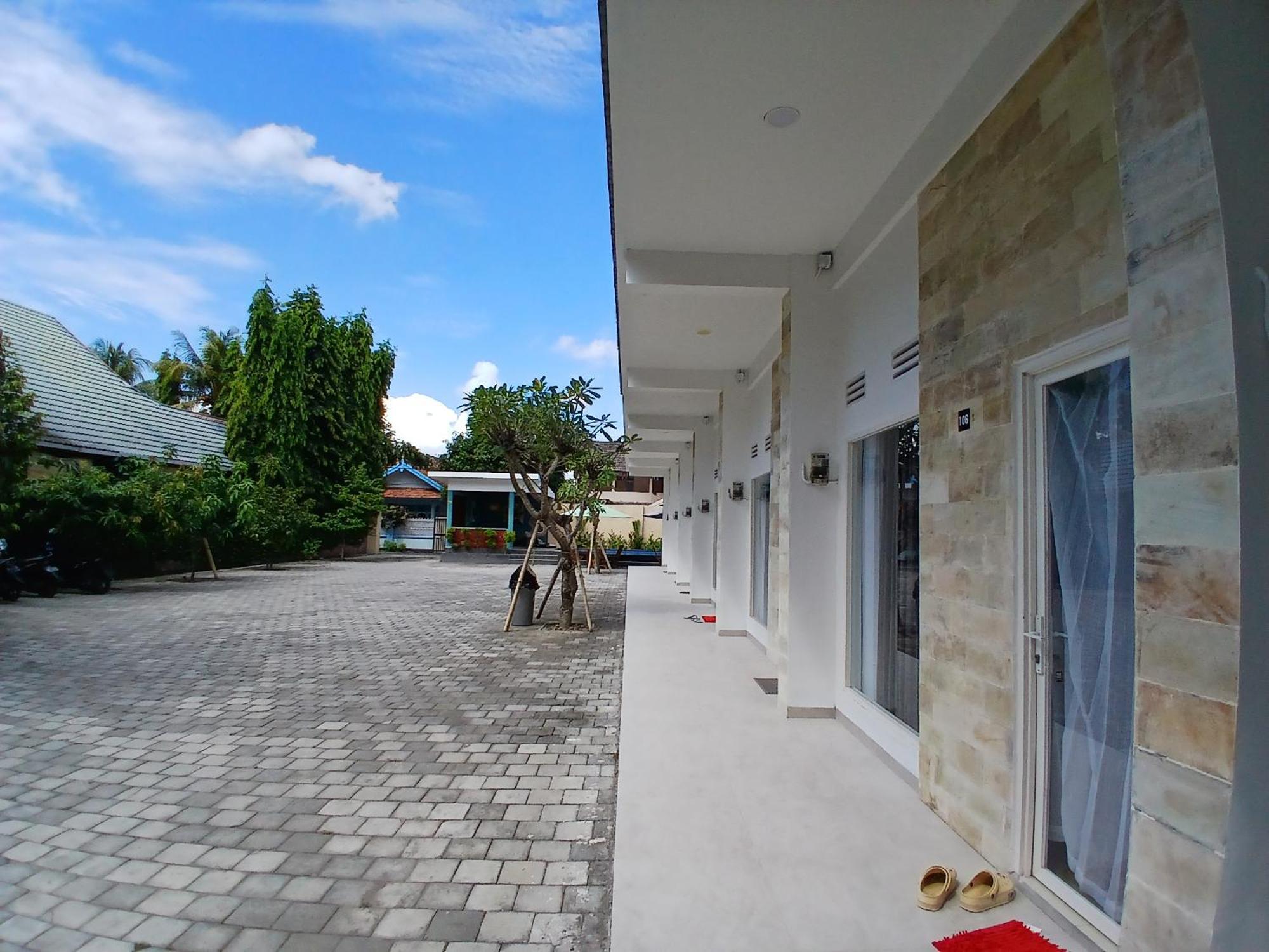 Zavana Rooms & Restaurant Tanjungkarang Экстерьер фото