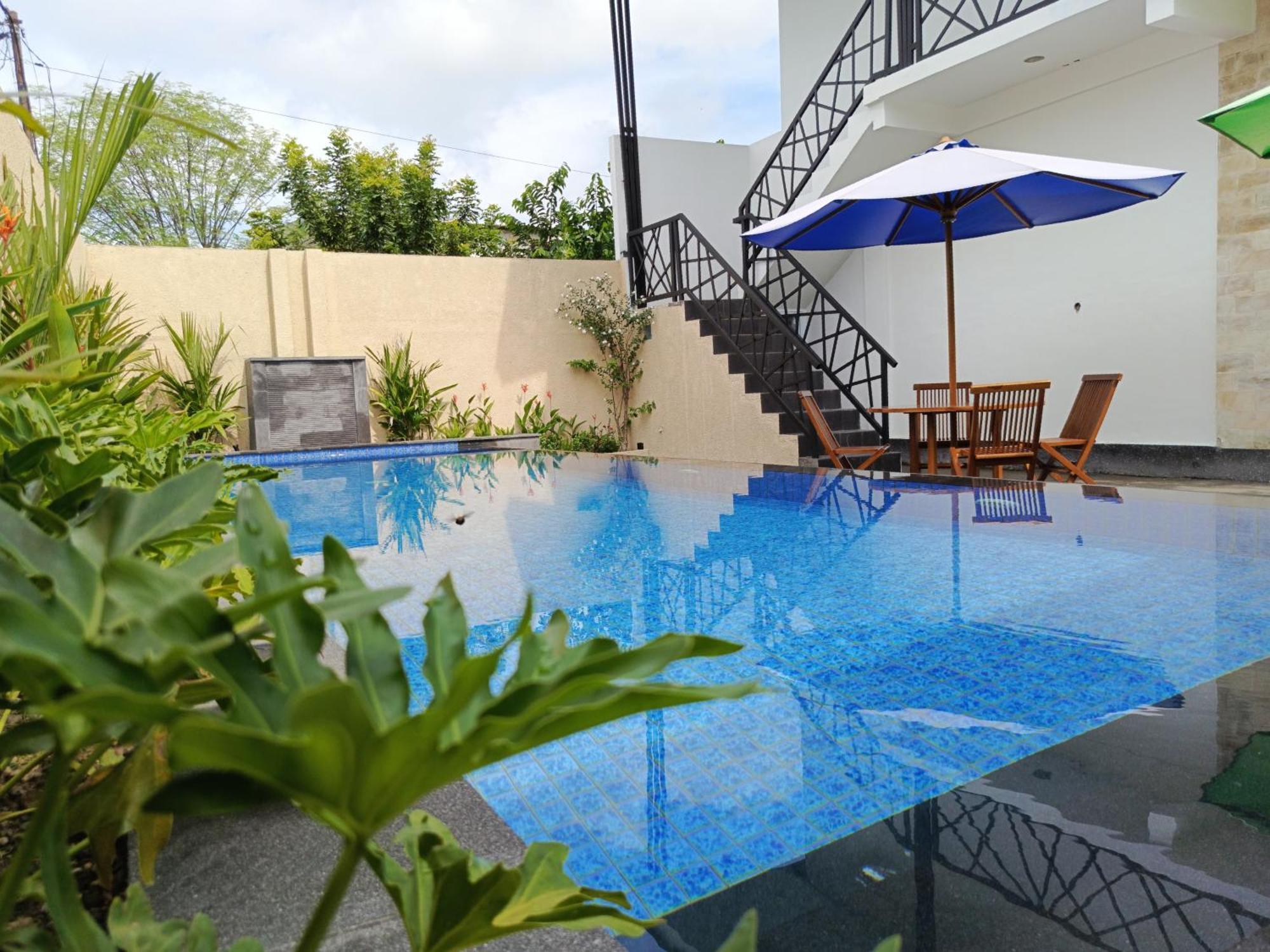 Zavana Rooms & Restaurant Tanjungkarang Экстерьер фото