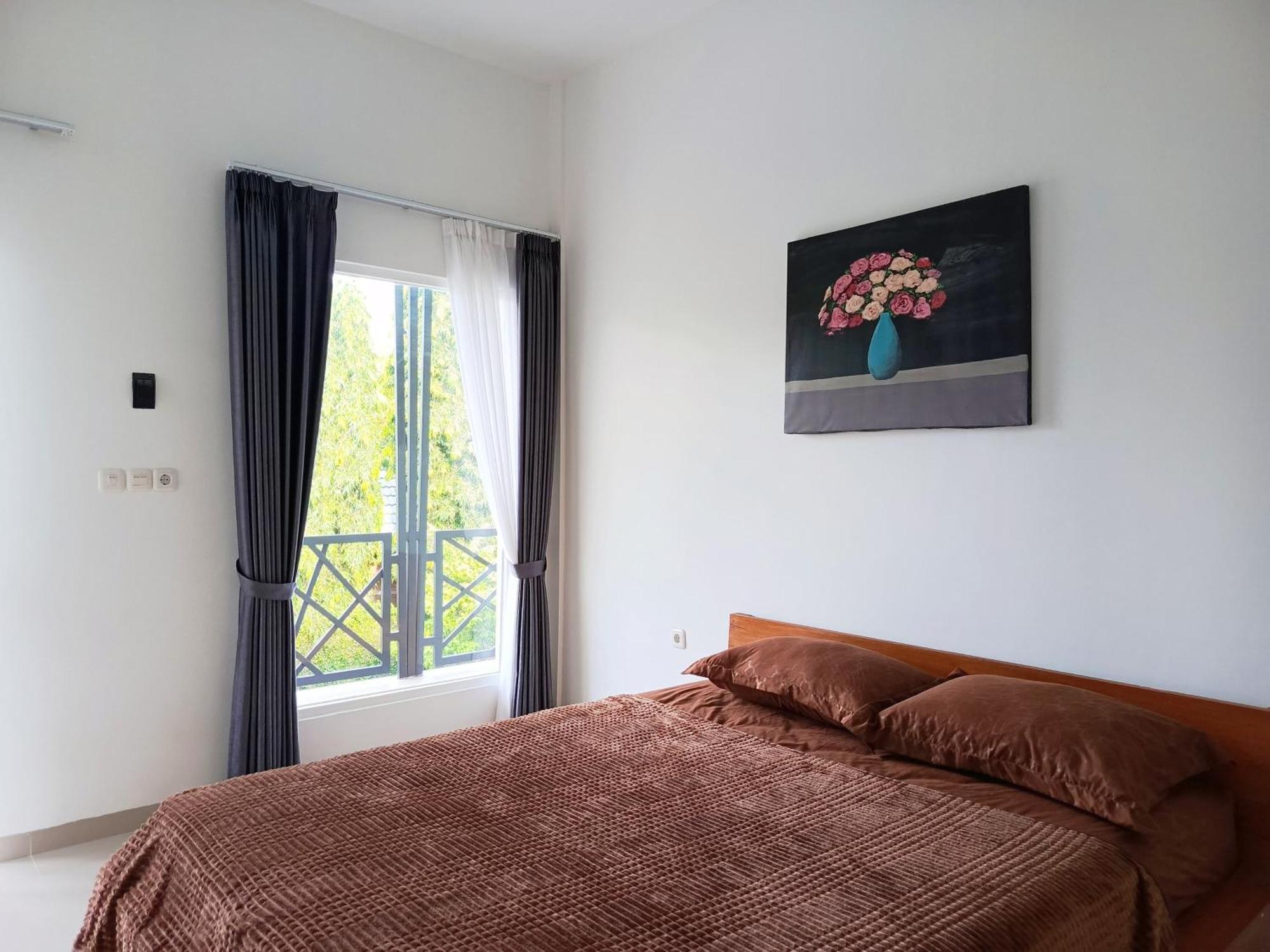 Zavana Rooms & Restaurant Tanjungkarang Экстерьер фото