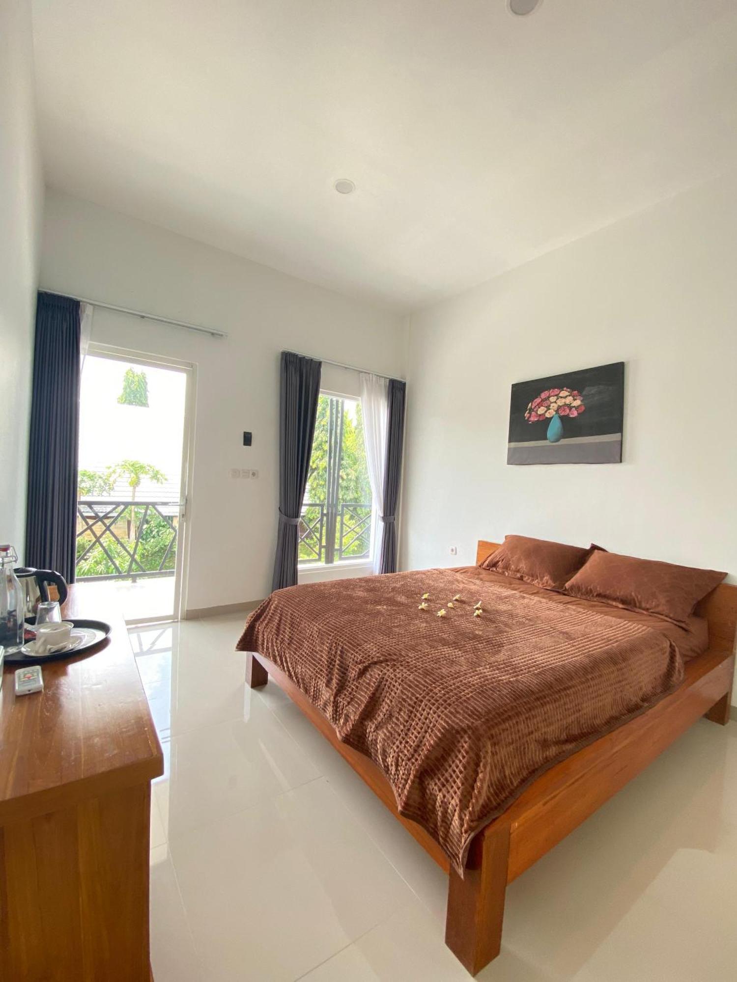 Zavana Rooms & Restaurant Tanjungkarang Экстерьер фото